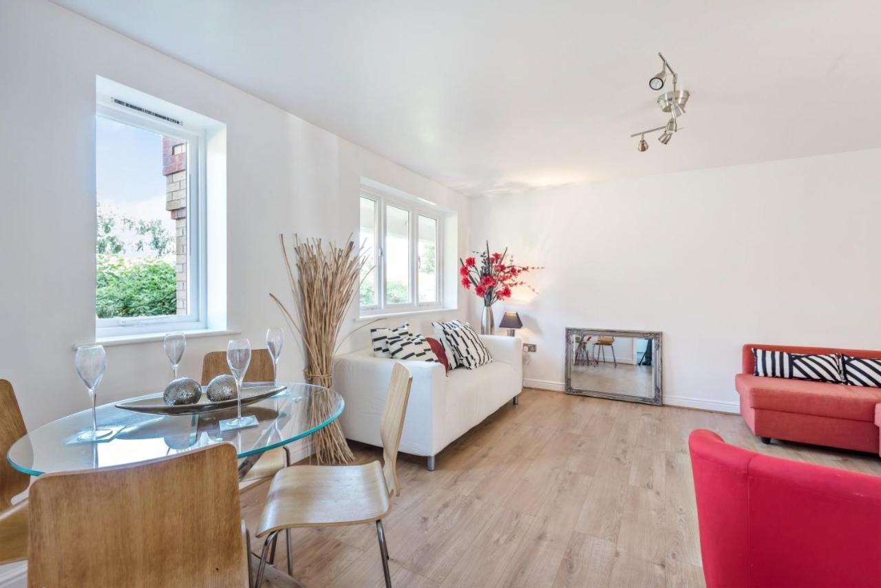2 Bed Flat, Dedicated Workspace, Parking, 4Ktv London Exterior photo