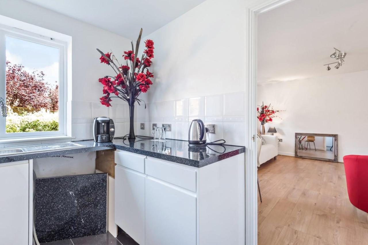 2 Bed Flat, Dedicated Workspace, Parking, 4Ktv London Exterior photo